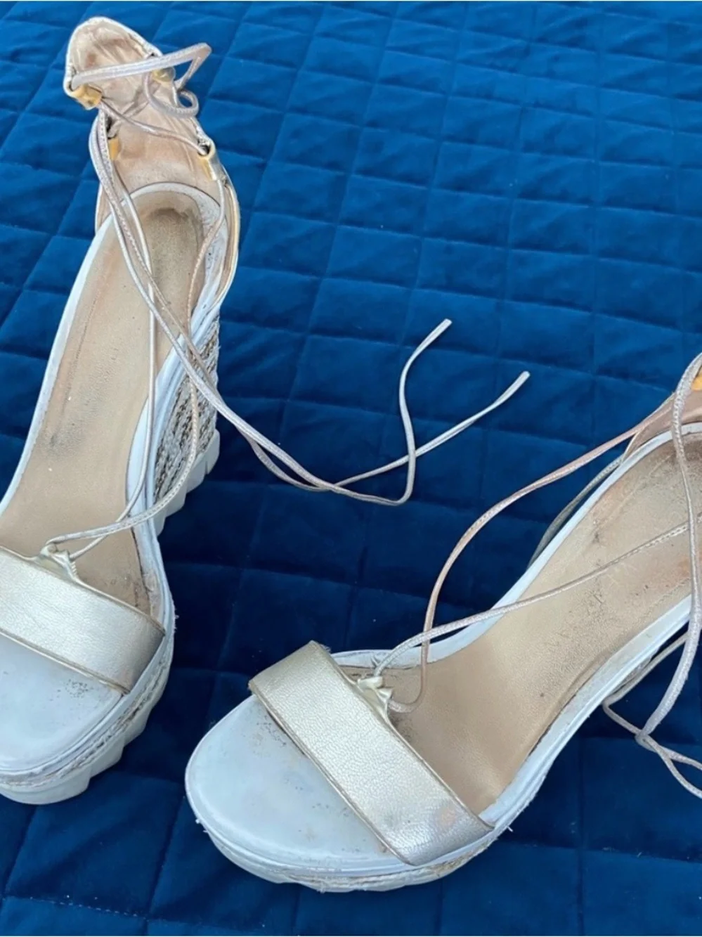 LAST CHANCE SALE ⚡️ AMAZING STUART WEITZMAN WEDGES